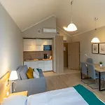 Rentplanet - Gorna شقة